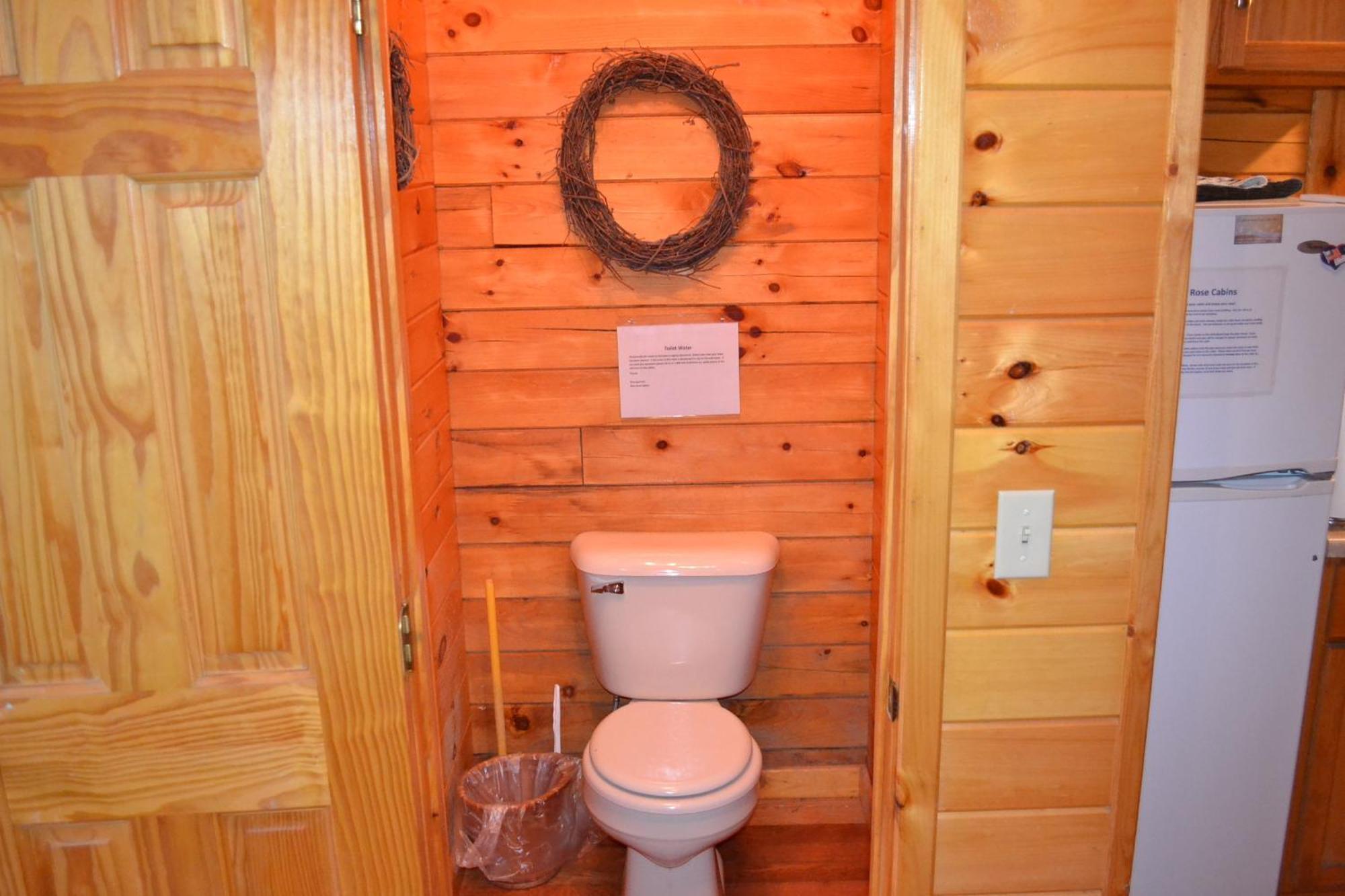 Blue Rose Cabins - Wildwoods Cabin Лоуган Екстериор снимка