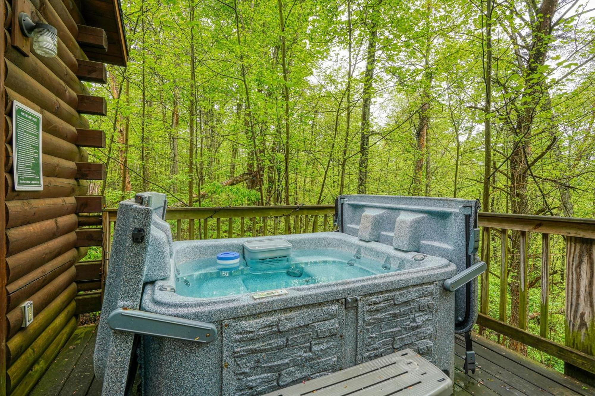 Blue Rose Cabins - Wildwoods Cabin Лоуган Екстериор снимка